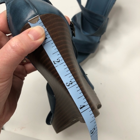 NEW Old Navy Distressed Blue Washed Crisscross Strappy Brown Wedge Sandals 10 - Picture 15 of 16